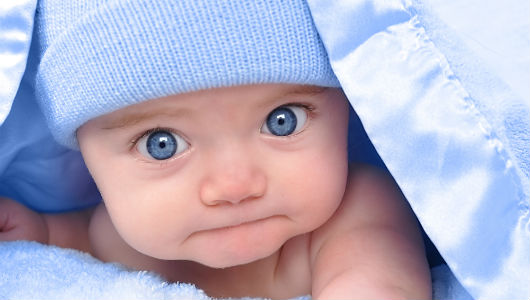 BEBEĞİNİZ İÇİN ANNE SÜTÜ YETERLİ